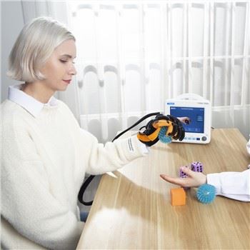 Robotická rukavice pro neuromuskulární rehabilitaci