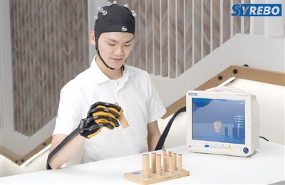Jak funguje robot pro rehabilitaci rukou-rozhraní počítače?